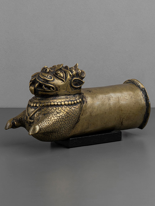 vyali palanquin finial